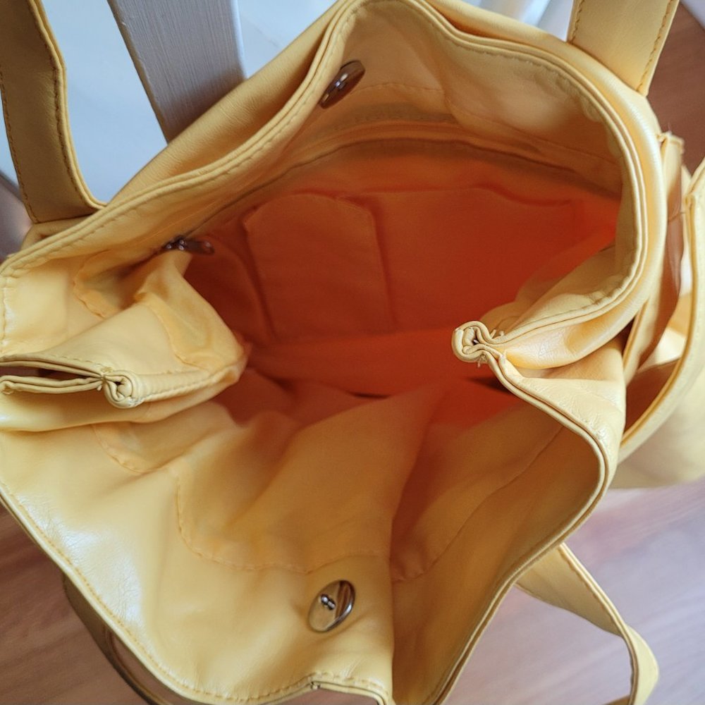 Yellow Tote/Handbag Mod Style - Picture 5 of 7